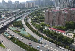 郑州金水路最新爆料,繁华地段惊现神秘项目，揭秘背后故事