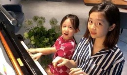 小女孩最新皮肤爆料图片,揭秘小女孩最新皮肤惊艳亮相